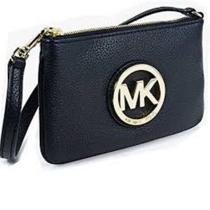 Michael Kors Fulton Black Leather Wristlet. NWT